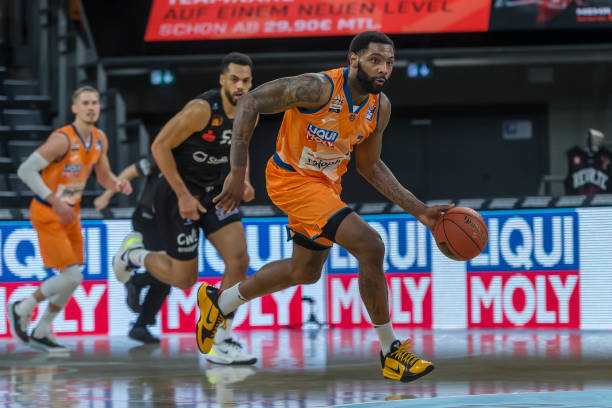 也是东西方 也是东西方